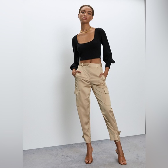 Aritzia Babaton Paxton Cuffed Longsleeve Black Low Scoop Neck Cropped Top Blouse - Picture 4 of 15